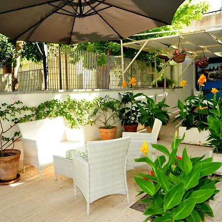 Bed and Breakfast Cala Dei Normanni - Sul Lungomare 3*